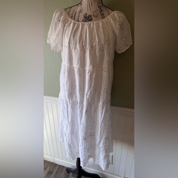 Debbie Katz Dresses & Skirts - Debbie Katz South Beach Elegant White Eyelet Dress. L.